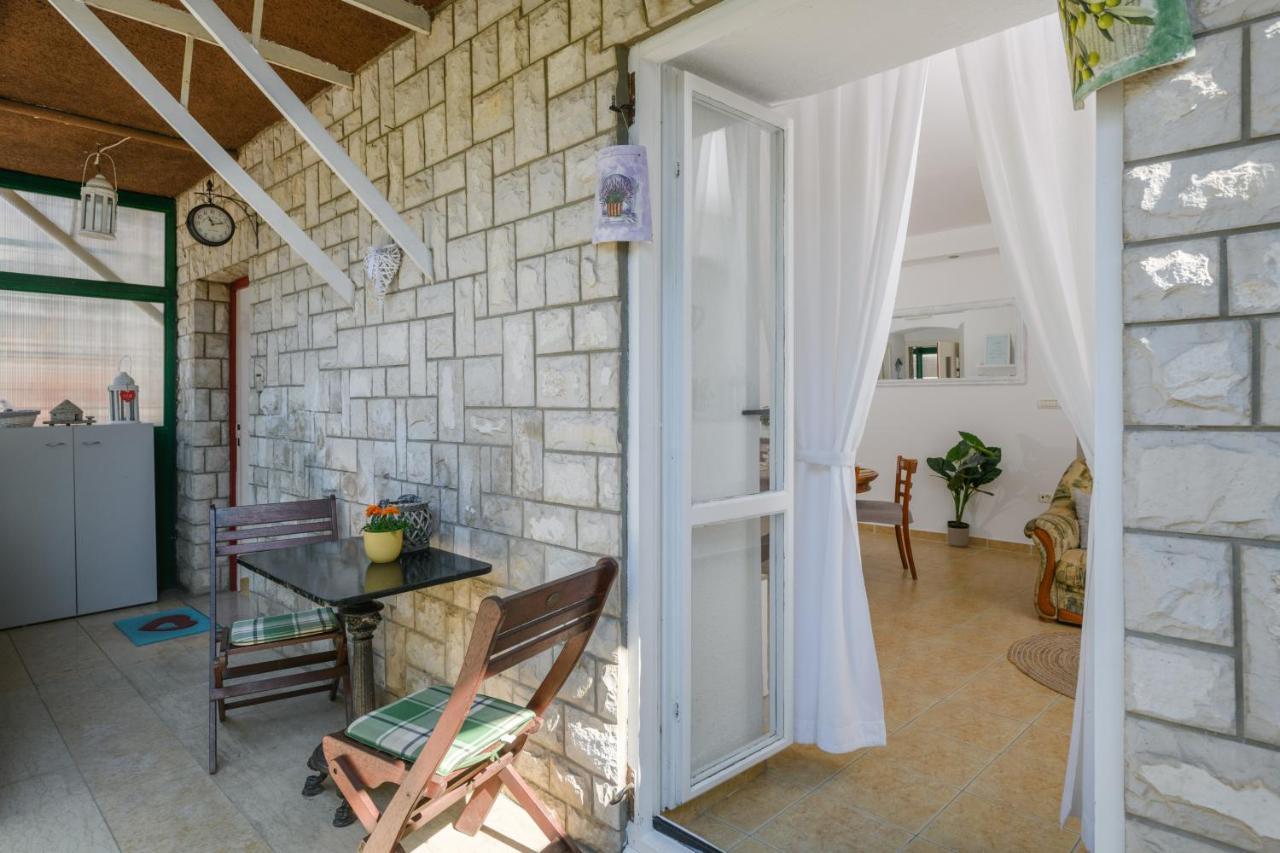 Apartman Aleksandra Pula Exterior foto