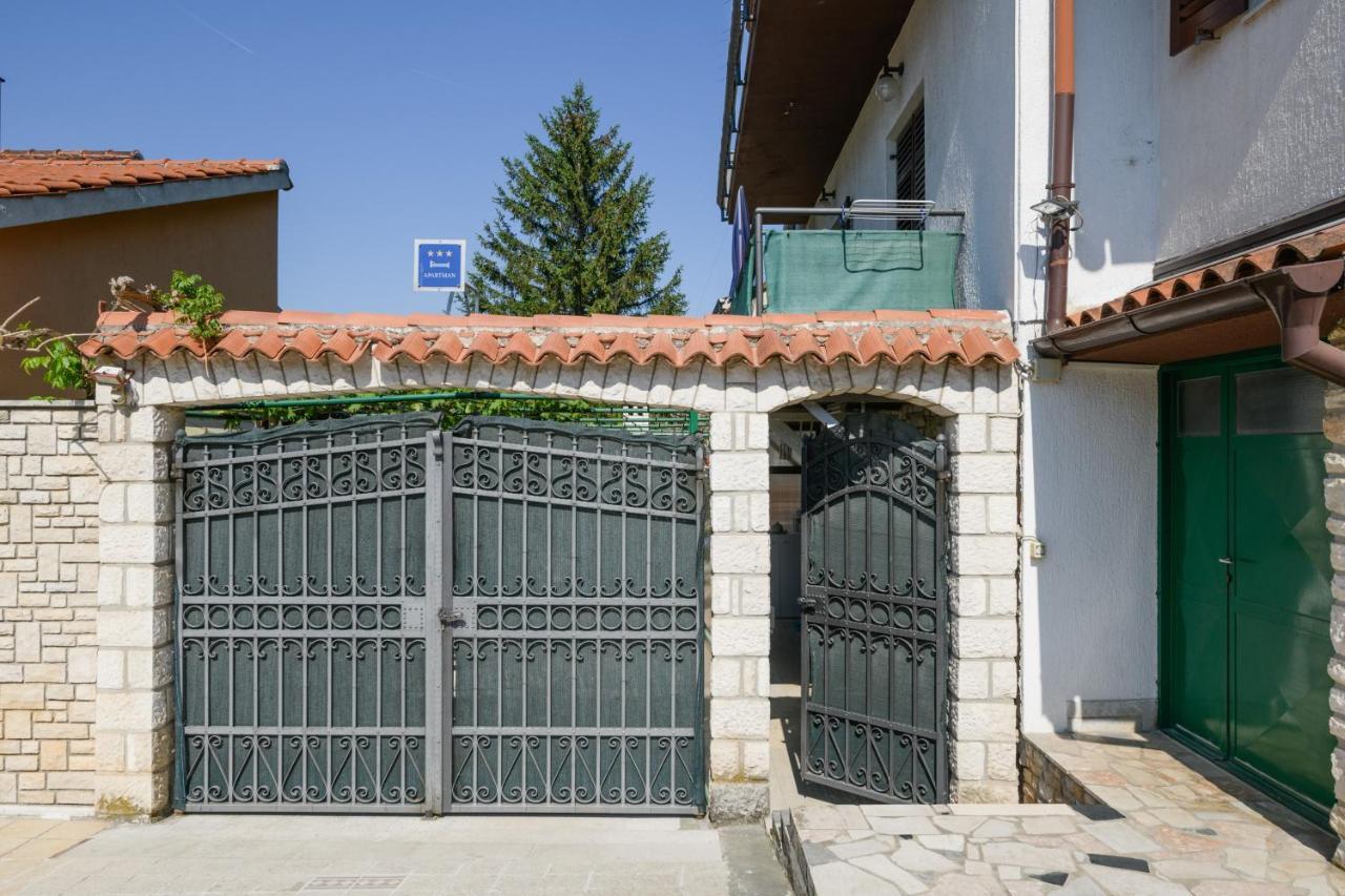Apartman Aleksandra Pula Exterior foto